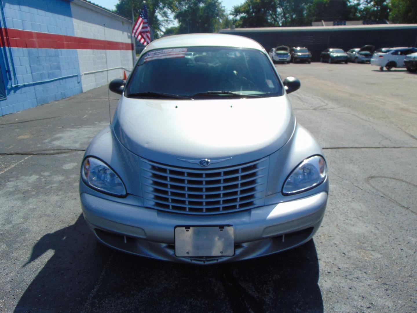 2005 Chrysler PT Cruiser Base (3C4FY48B55T) with an 2.4L L4 DOHC 16V engine, located at 2105 Dixie Hwy, Louisville, KY, 40210, (502) 772-3333, 38.220932, -85.795441 - Photo#1