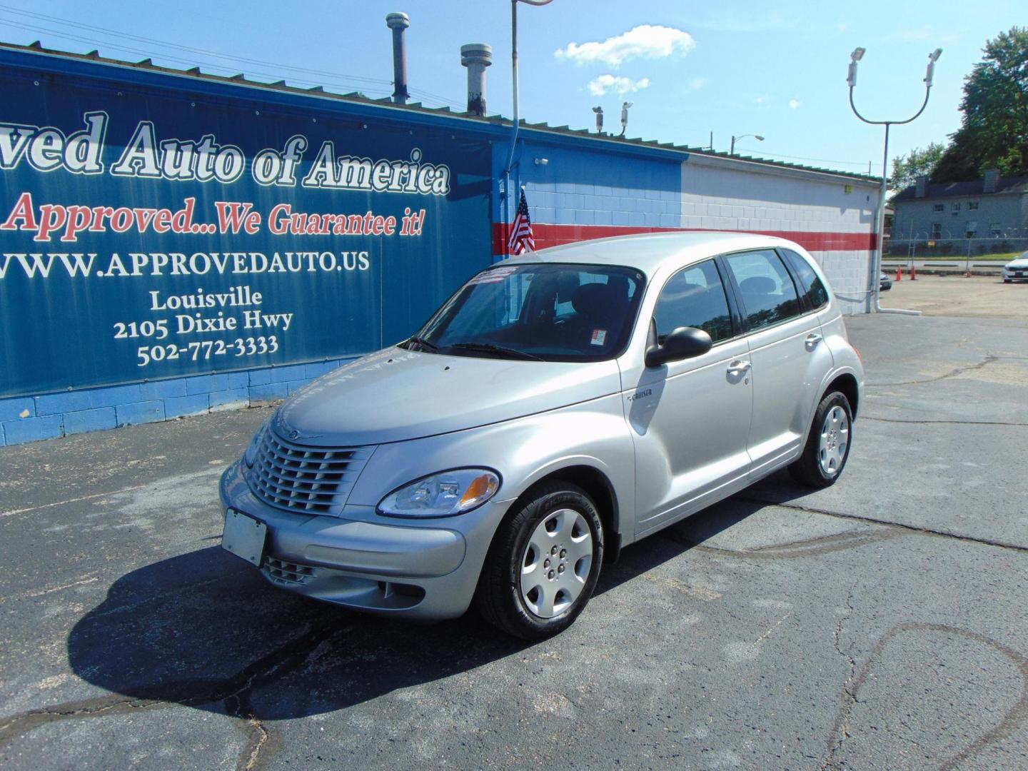 2005 Chrysler PT Cruiser Base (3C4FY48B55T) with an 2.4L L4 DOHC 16V engine, located at 2105 Dixie Hwy, Louisville, KY, 40210, (502) 772-3333, 38.220932, -85.795441 - Photo#2