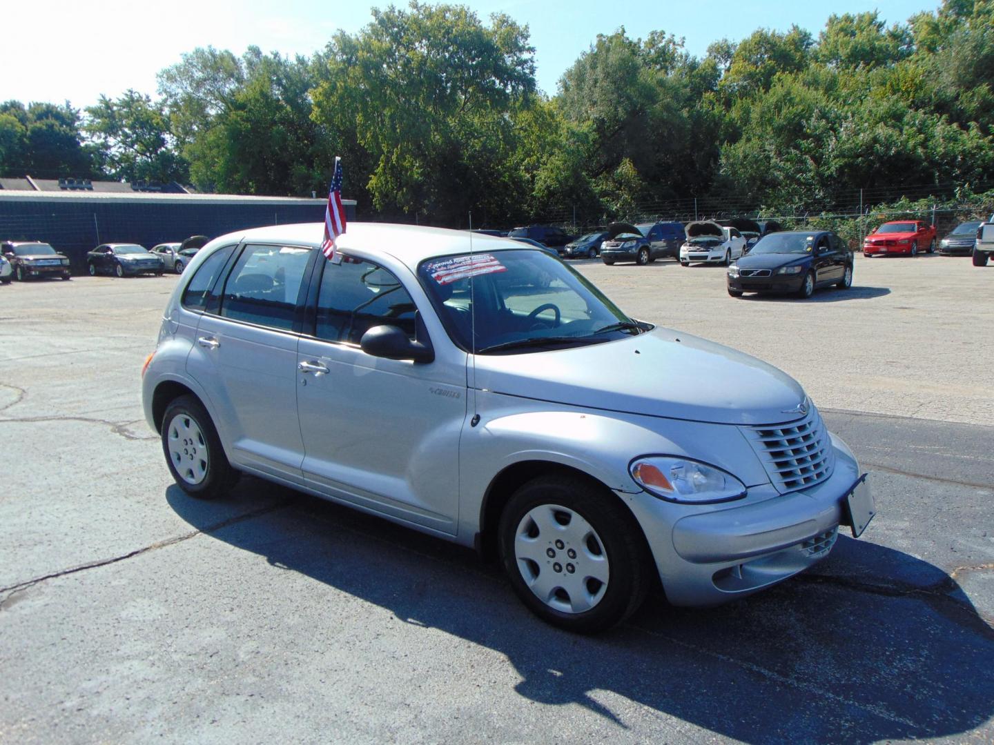 2005 Chrysler PT Cruiser Base (3C4FY48B55T) with an 2.4L L4 DOHC 16V engine, located at 2105 Dixie Hwy, Louisville, KY, 40210, (502) 772-3333, 38.220932, -85.795441 - Photo#3