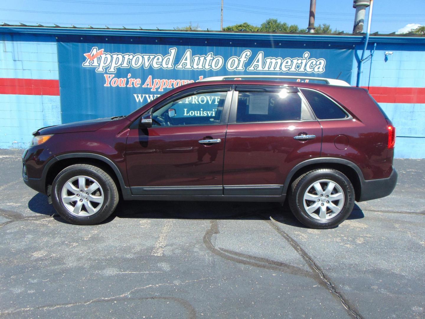 2013 Kia Sorento LX 2WD (5XYKT4A66DG) with an 2.4L L4 DOHC 16V engine, 6-Speed Automatic transmission, located at 2105 Dixie Hwy, Louisville, KY, 40210, (502) 772-3333, 38.220932, -85.795441 - Photo#0