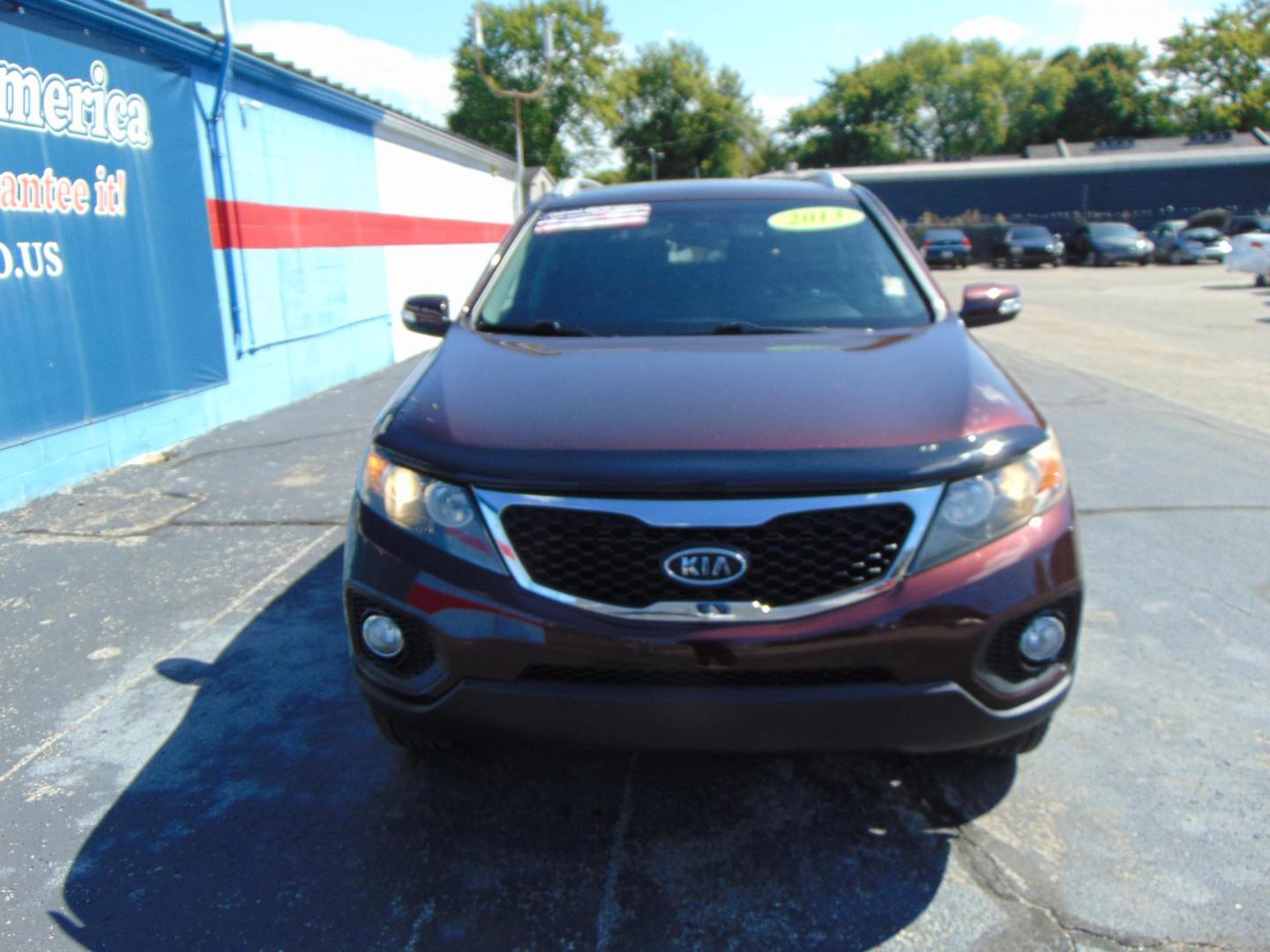 2013 Kia Sorento LX 2WD (5XYKT4A66DG) with an 2.4L L4 DOHC 16V engine, 6-Speed Automatic transmission, located at 2105 Dixie Hwy, Louisville, KY, 40210, (502) 772-3333, 38.220932, -85.795441 - Photo#2