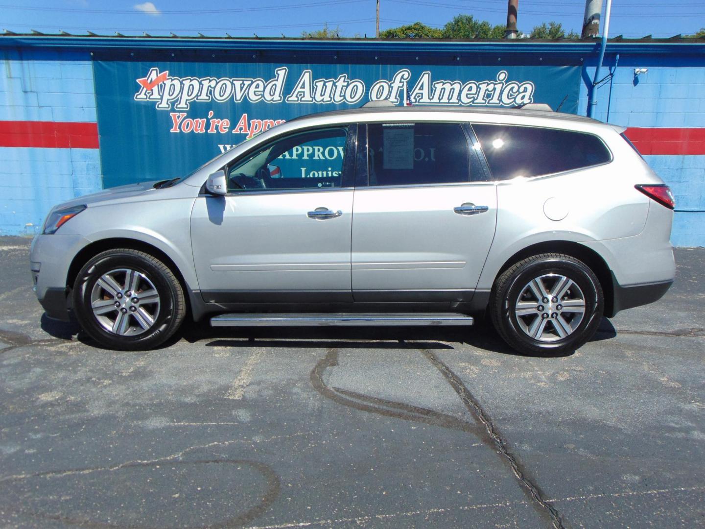 2017 Chevrolet Traverse 2LT AWD (1GNKVHKD9HJ) with an 3.6L V6 DOHC 24V engine, 6A transmission, located at 2105 Dixie Hwy, Louisville, KY, 40210, (502) 772-3333, 38.220932, -85.795441 - Photo#0