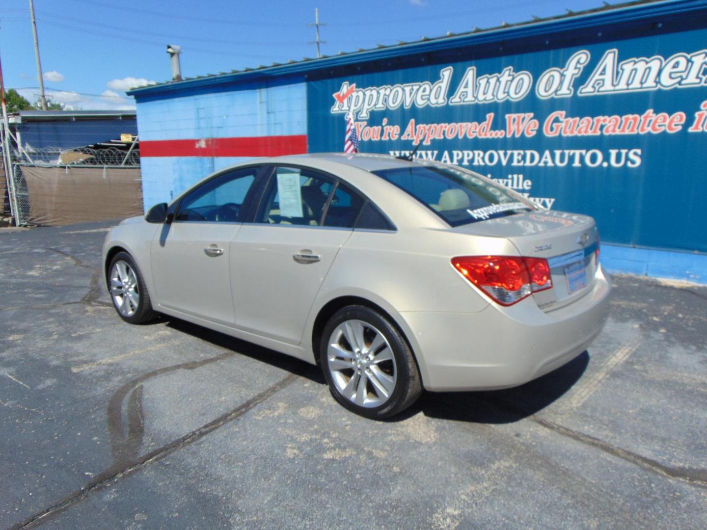 2011 Chevrolet Cruze 2LT (1G1PH5S91B7) with an 1.4L L4 DOHC 16V TURBO engine, 6-Speed Manual transmission, located at 2105 Dixie Hwy, Louisville, KY, 40210, (502) 772-3333, 38.220932, -85.795441 - Photo#6