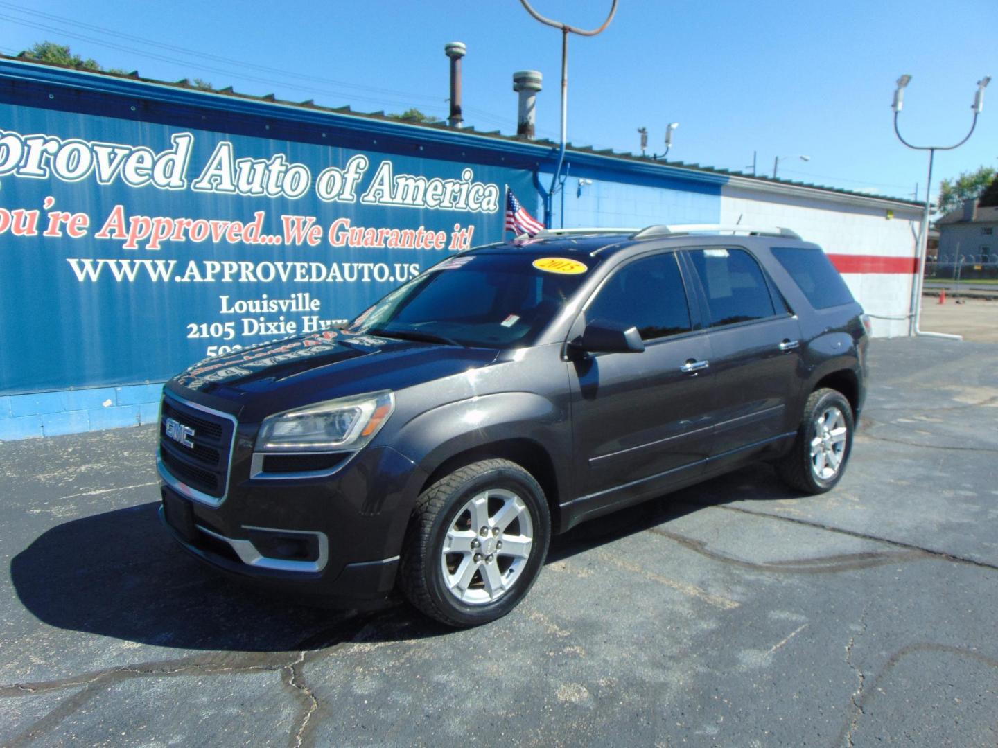 2015 GMC Acadia SLE-2 FWD (1GKKRPKD1FJ) with an 3.6L V6 DOHC 24V engine, 6-Speed Automatic transmission, located at 2105 Dixie Hwy, Louisville, KY, 40210, (502) 772-3333, 38.220932, -85.795441 - Photo#1