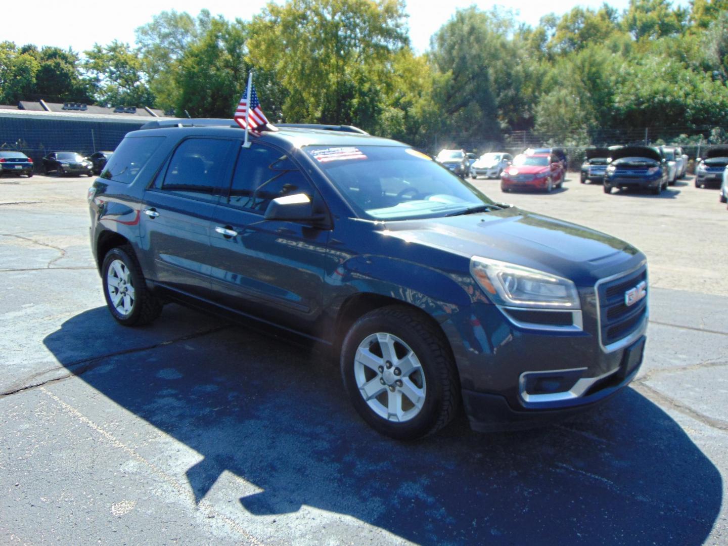 2015 GMC Acadia SLE-2 FWD (1GKKRPKD1FJ) with an 3.6L V6 DOHC 24V engine, 6-Speed Automatic transmission, located at 2105 Dixie Hwy, Louisville, KY, 40210, (502) 772-3333, 38.220932, -85.795441 - Photo#3