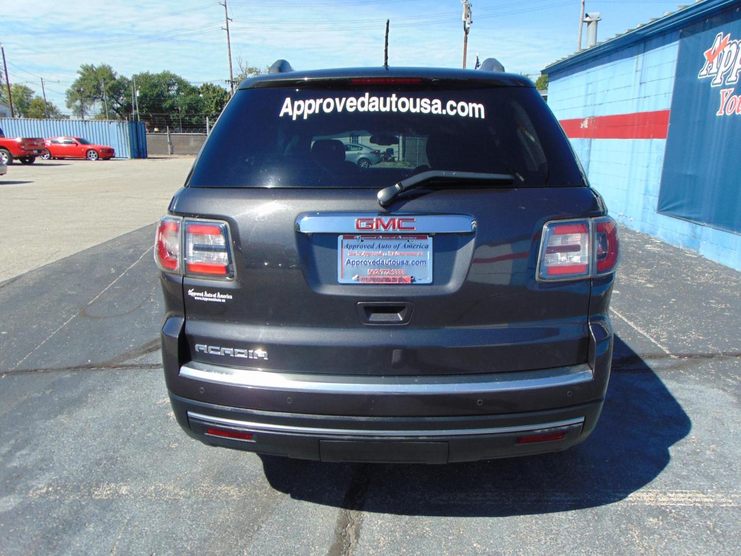 2015 GMC Acadia SLE-2 FWD (1GKKRPKD1FJ) with an 3.6L V6 DOHC 24V engine, 6-Speed Automatic transmission, located at 2105 Dixie Hwy, Louisville, KY, 40210, (502) 772-3333, 38.220932, -85.795441 - Photo#5